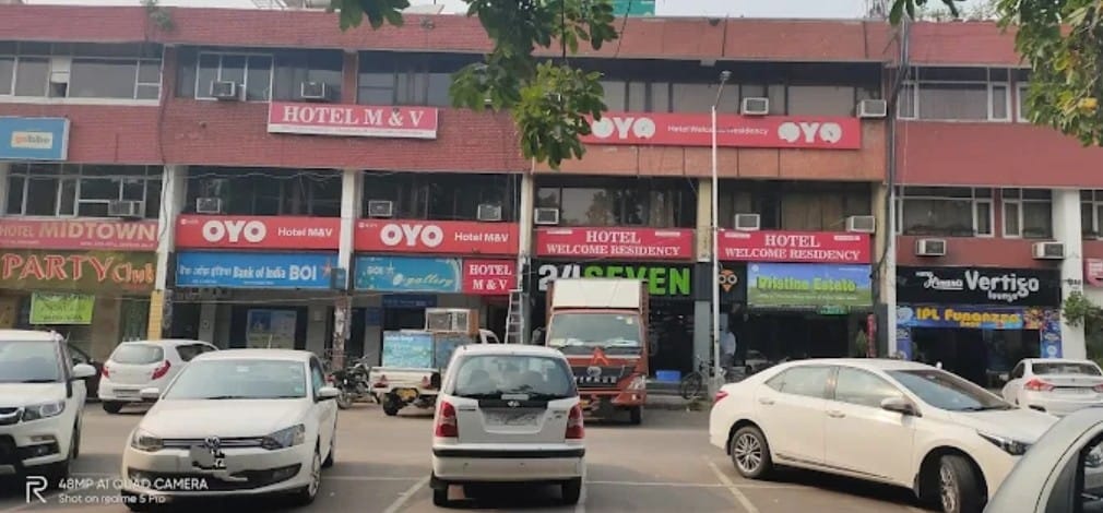 Retail Walk-in Showroom